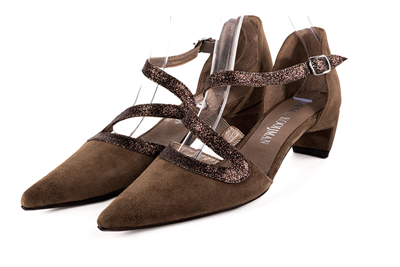 Chocolate brown women's open side shoes, with snake-shaped straps. Pointed toe. Low comma heels. Front view - Florence KOOIJMAN